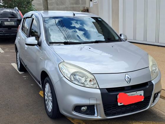 RENAULT SANDERO 1.6 PRIVILÉGE 16V FLEX 4P AUTOMÁTICO
